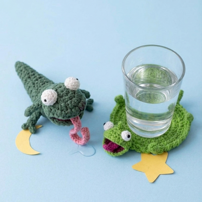 Funny meme lizard amigurumi crochet pattern for playful decor