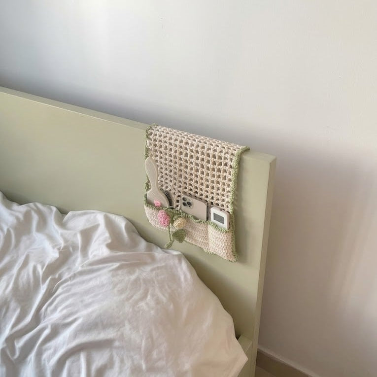 Minimalist hanging bed pocket crochet pattern with flower details